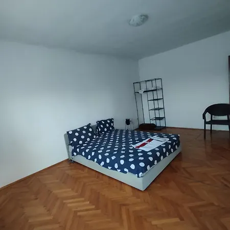 Cift Kisilik Oda Подгориця